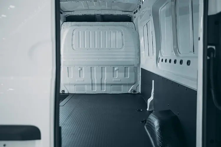 Maxus eDELIVER 9 - Utilitară electrică spațioasă | Maxus Iași